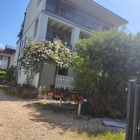 Lägenhet Marianna Garda